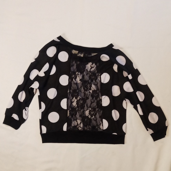 Woman's size large sweater - Picture 2 of 5